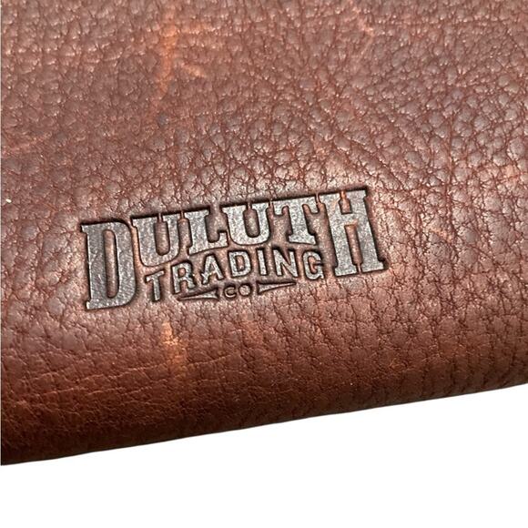 Duluth Trading Co Brown Leather Wristlet Wallet Sleek Design EUC - Picture 2 of 13